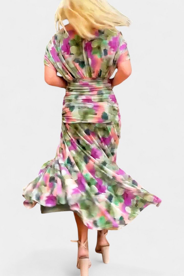 Hayden Laluna | Elegant Dress With V-Neckline