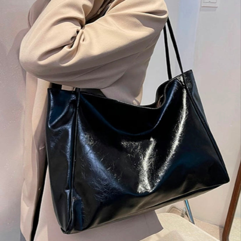 Amara - Classic Leather Vintage Handbag