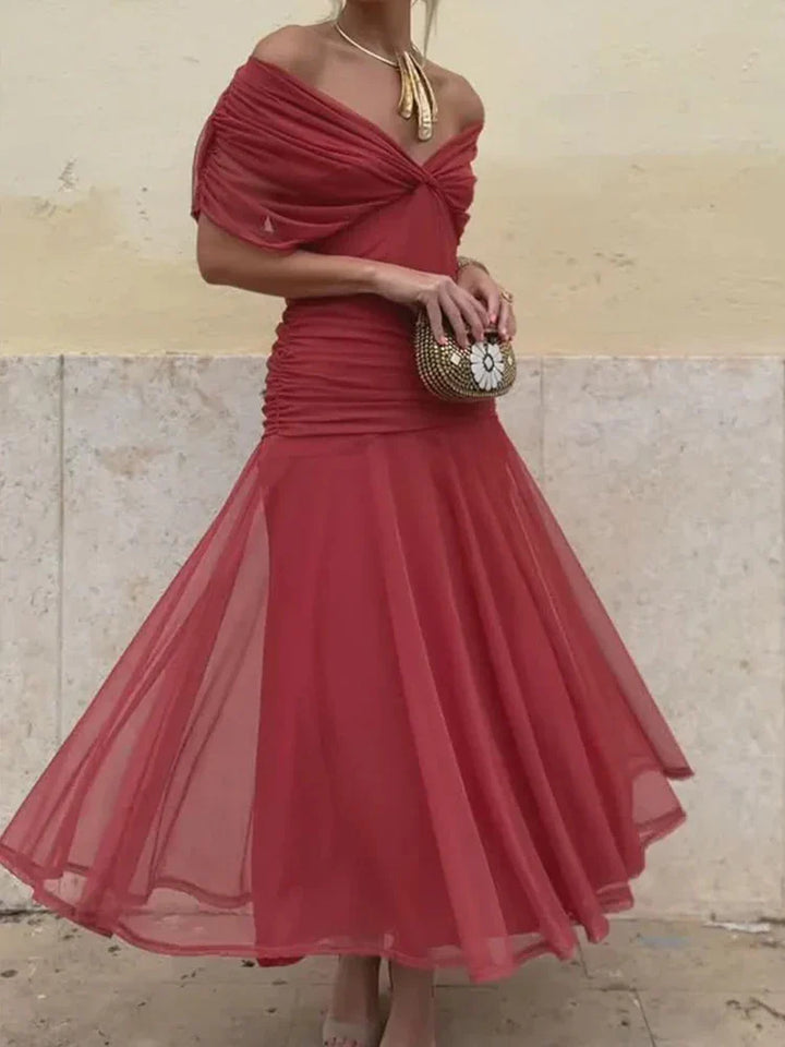 Hayden Laluna | Elegant Dress With V-Neckline