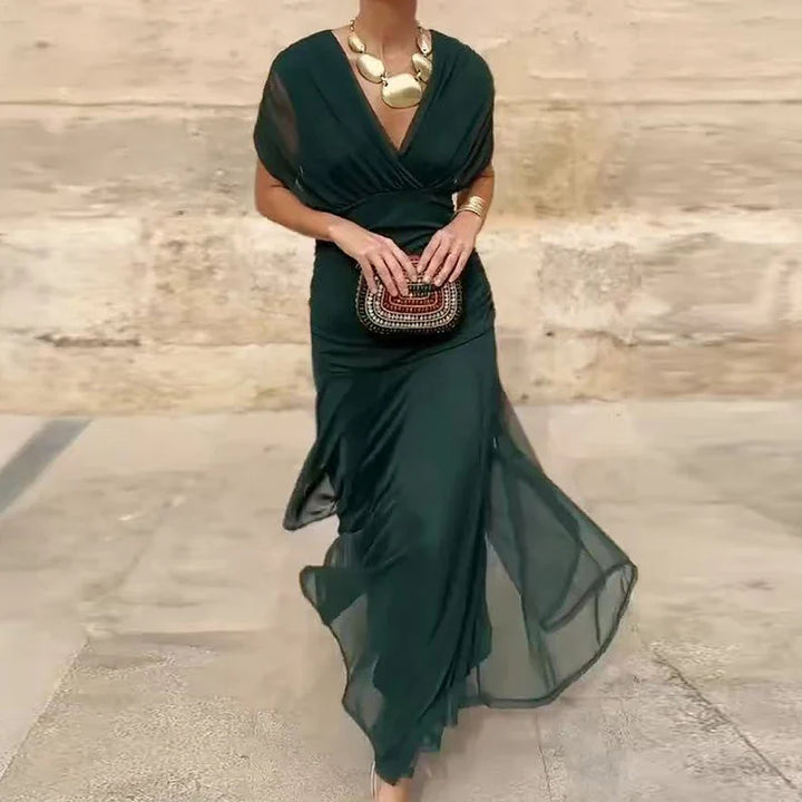 Hayden Laluna | Elegant Dress With V-Neckline