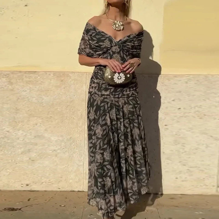 Hayden Laluna | Elegant Dress With V-Neckline