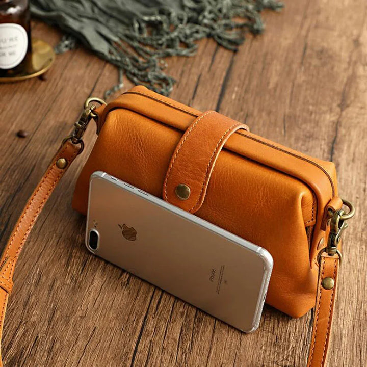 Ivy - Compact Leather Handbag